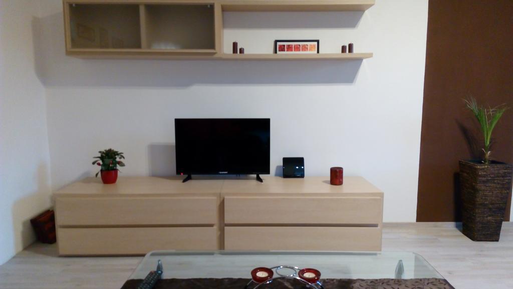 Mija Apartman S Vinnym Sklipkem, Zahradou A Grilem Kajov Luaran gambar