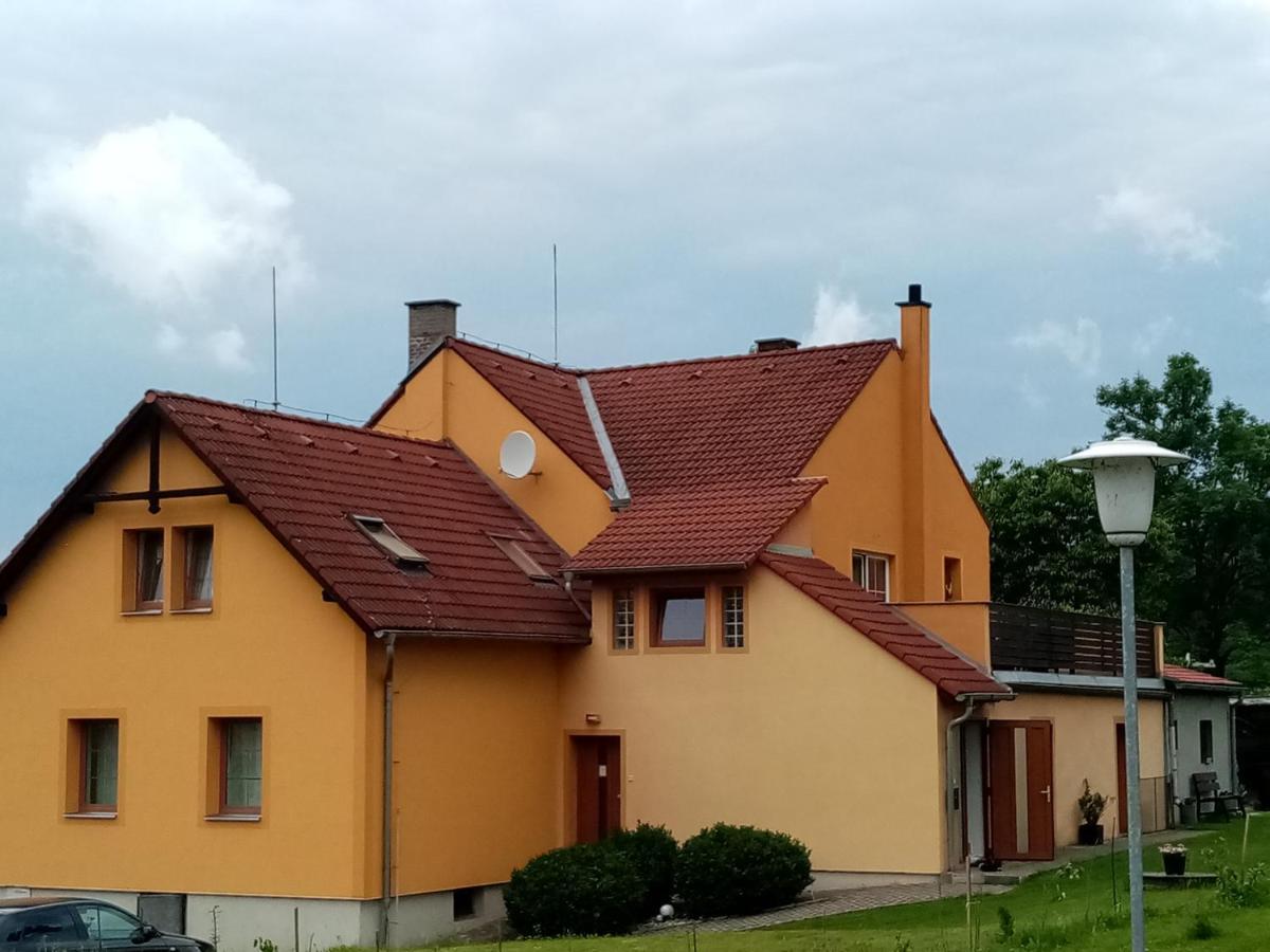 Mija Apartman S Vinnym Sklipkem, Zahradou A Grilem Kajov Luaran gambar